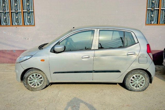 Hyundai i10 Magna 1.2 Second-hand 2010 Hyundai i10 Magna 1.2 for sale in Bareilly
