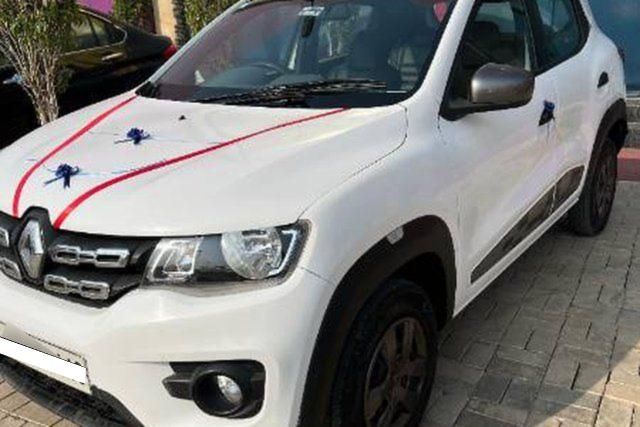Renault KWID 1.0 RXT Second-hand 2017 Renault KWID 1.0 RXT for sale in Ahmedabad