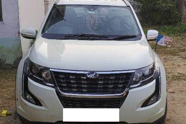 Mahindra XUV500 W11 FWD Diesel Second-hand 2020 Mahindra XUV500 W11 FWD Diesel for sale in Ambedkar Nagar