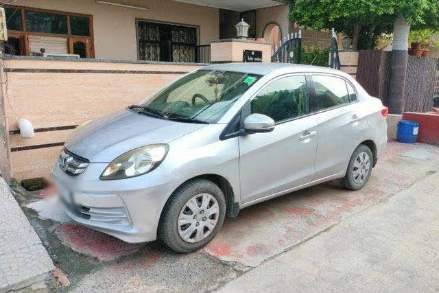 Honda Amaze SX i-VTEC Second-hand 2016 Honda Amaze SX i-VTEC for sale in Faridabad