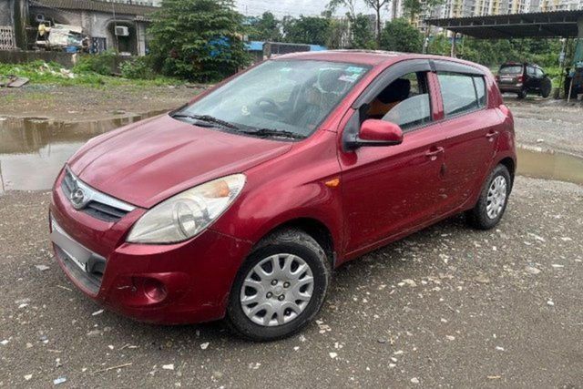Hyundai i20 1.2 Magna Second-hand 2010 Hyundai i20 1.2 Magna for sale in Thane