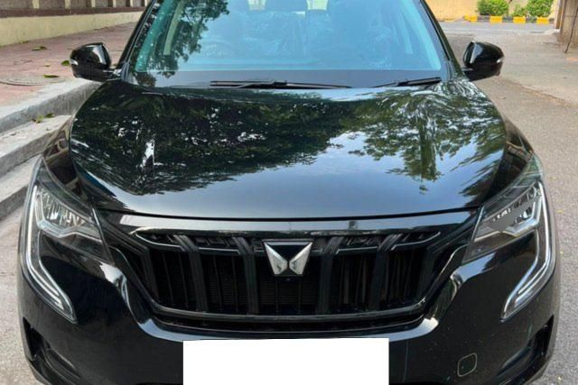 Second-hand 2025 Mahindra XUV700 AX7L Ebony Edition 7Str AT for sale in New Delhi