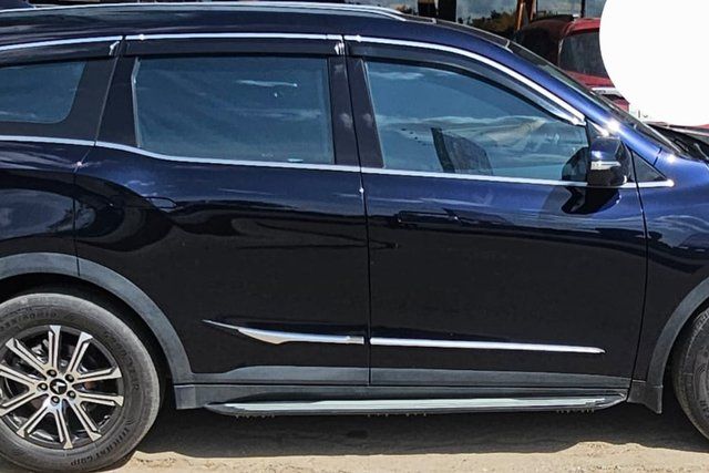 Second-hand 2025 Mahindra XUV700 AX7L 7Str Diesel AT for sale in Bangalore