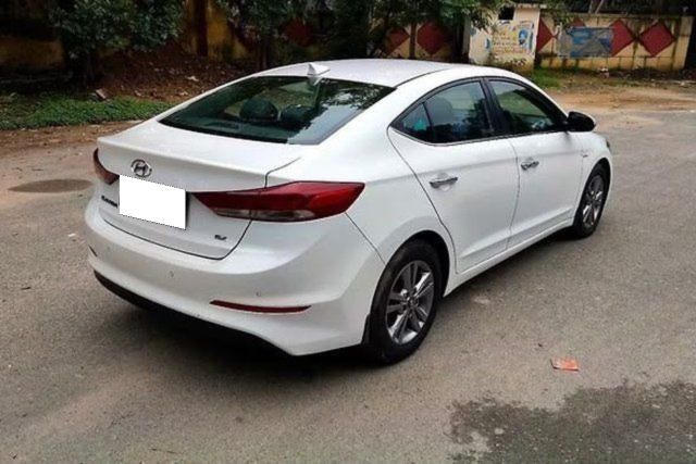 Hyundai Elantra 2.0 SX Option AT Second-hand 2017 Hyundai Elantra 2.0 SX Option AT for sale in New Delhi