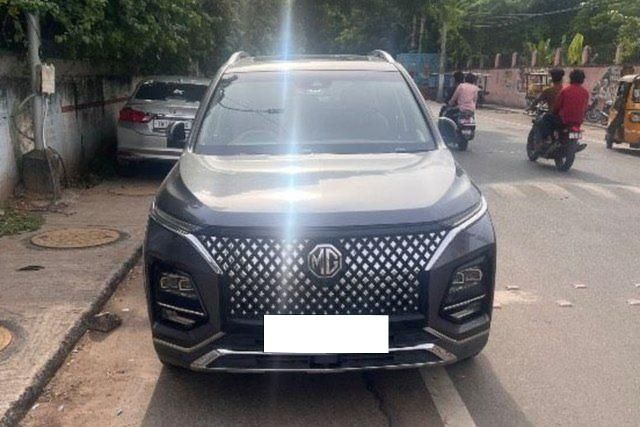 MG Hector Plus 1.5 टर्बो Savvy Pro CVT 7 Str बीएस6 Second-hand 2023 MG Hector Plus 1.5 टर्बो Savvy Pro CVT 7 Str बीएस6 for sale in Tiruvallur