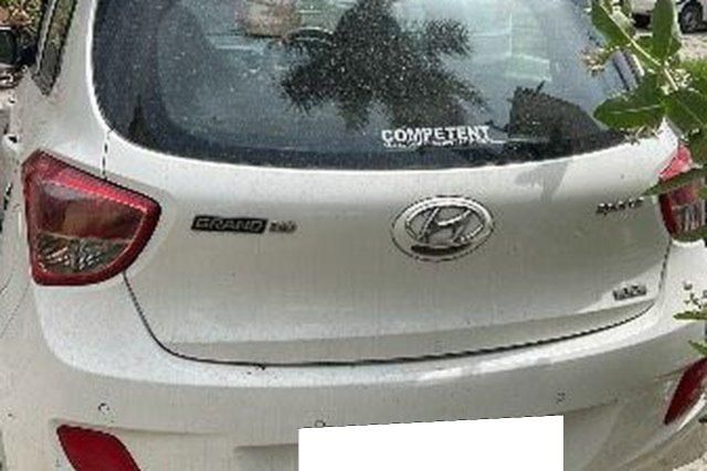 Hyundai Grand i10 Sportz Second-hand 2015 Hyundai Grand i10 Sportz for sale in Meerut