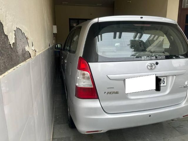 Toyota Innova 2.5 G (Diesel) 7 Seater Second-hand 2012 Toyota Innova 2.5 G (Diesel) 7 Seater for sale in Moga