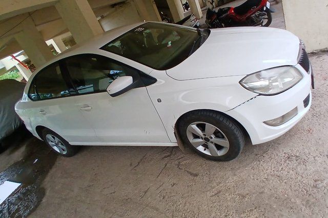 Skoda Rapid 1.5 TDI AT Elegance Second-hand 2015 Skoda Rapid 1.5 TDI AT Elegance for sale in Pune