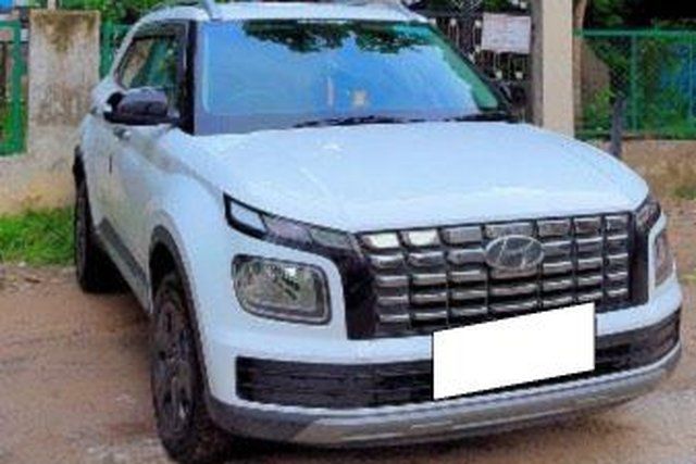 Hyundai Venue S Second-hand 2025 Hyundai Venue S for sale in Gurgaon