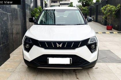 2024 Mahindra XUV 3XO AX5