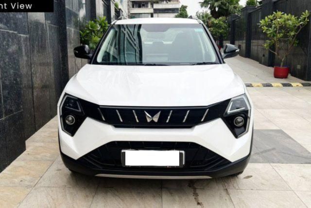 Mahindra XUV 3XO AX5 Second-hand 2024 Mahindra XUV 3XO AX5 for sale in New Delhi