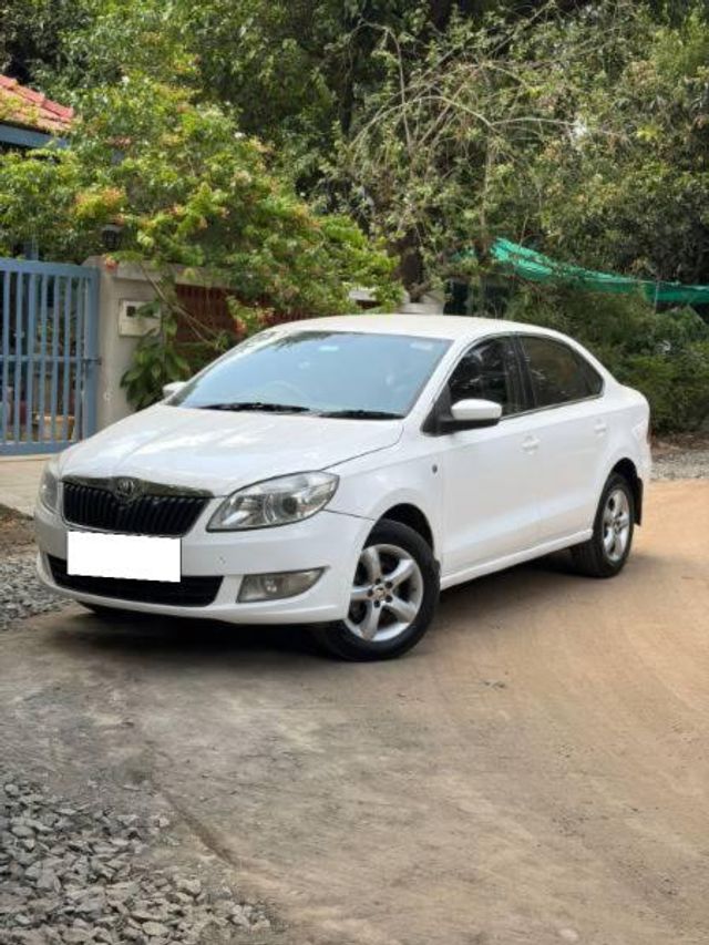 Second-hand 2014 Skoda Rapid 1.6 TDI Elegance for sale in Nashik