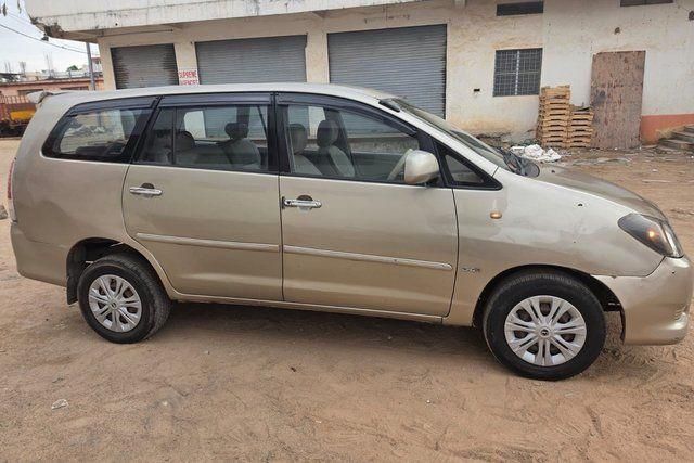 Second-hand 2009 Toyota Innova 2.5 G (Diesel) 8 Seater BS III for sale in Hyderabad