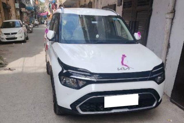 Kia Carens Prestige Second-hand 2023 Kia Carens Prestige for sale in New Delhi