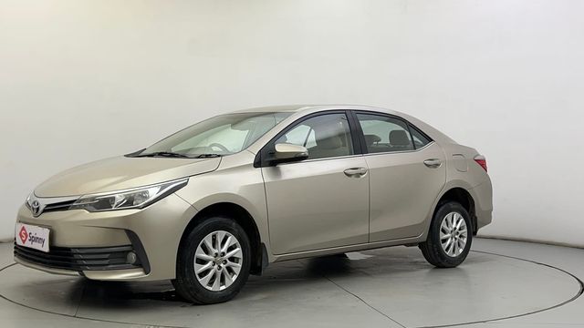 Second-hand 2017 Toyota Corolla Altis Petrol LE for sale in Ahmedabad