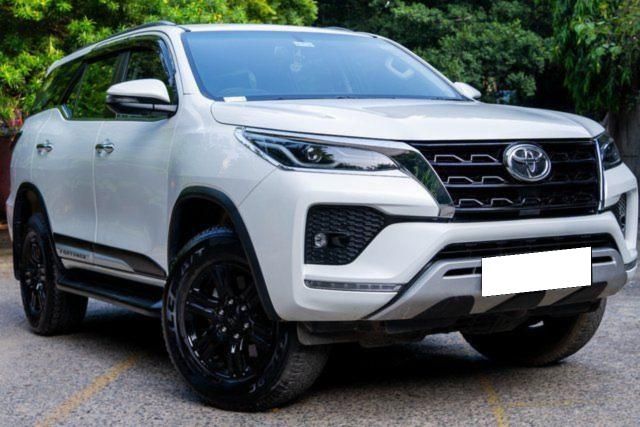 Second-hand 2025 Toyota Fortuner 4X2 AT for sale in New Delhi