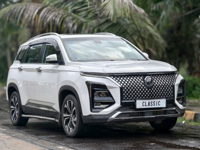 MG Hector Plus Sharp Pro CVT 7 Str 2023-2025 Second-hand 2024 MG Hector Plus Sharp Pro CVT 7 Str 2023-2025 for sale in Mumbai
