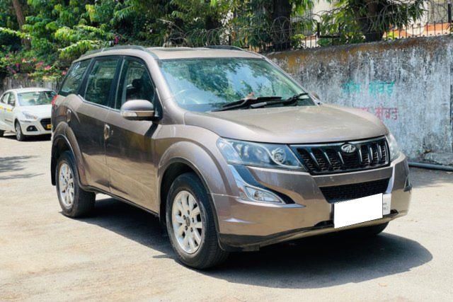 Mahindra XUV500 R W10 FWD Second-hand 2017 Mahindra XUV500 R W10 FWD for sale in Mumbai