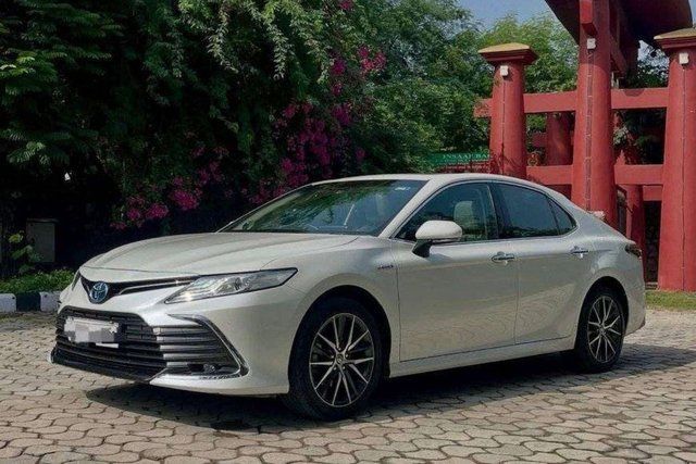 Second-hand 2024 Toyota Camry 2.5 Hybrid for sale in New Delhi