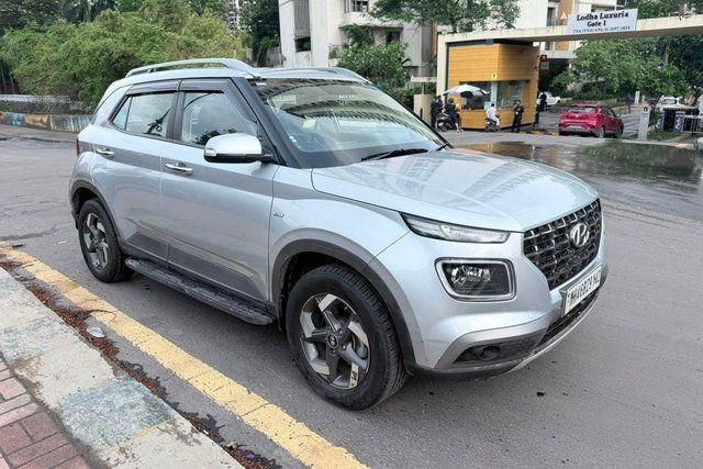 Second-hand 2022 Hyundai Venue SX Plus Sport DCT for sale in Thane