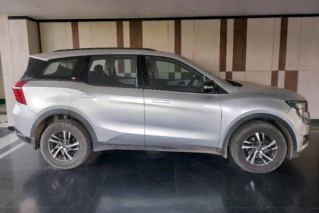 Second-hand 2022 Mahindra XUV700 AX5 AT BSVI for sale in Bahadurgarh