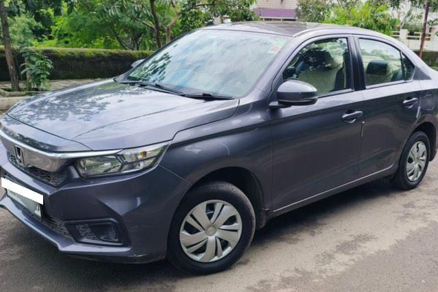 Second-hand 2020 Honda Amaze S CVT Petrol for sale in Pune
