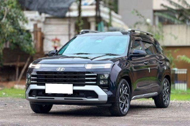 Second-hand 2025 Hyundai Alcazar Signature DCT for sale in Surat