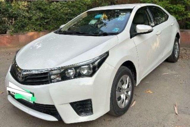 Toyota Corolla Altis D-4D JS Second-hand 2014 Toyota Corolla Altis D-4D JS for sale in New Delhi