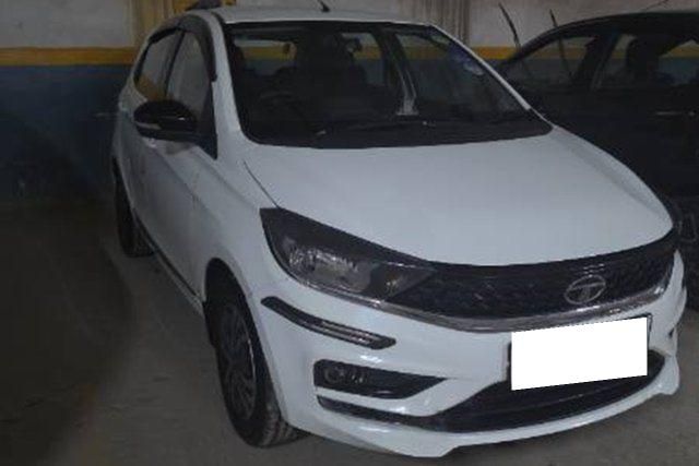 Second-hand 2023 Tata Tiago XTA AMT BSVI for sale in Greater Noida