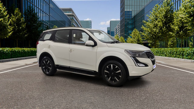 Mahindra XUV500 W11 Option AT Second-hand 2021 Mahindra XUV500 W11 Option AT for sale in Pune