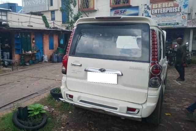 Second-hand 2013 Mahindra Scorpio LX for sale in Howrah