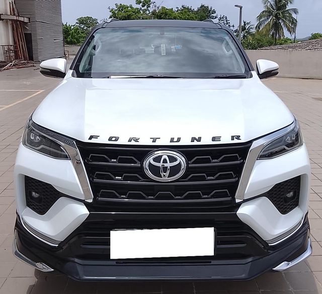 Toyota Fortuner Leader Edition 4x2 Diesel AT Second-hand 2025 Toyota Fortuner Leader Edition 4x2 Diesel AT for sale in Mumbai