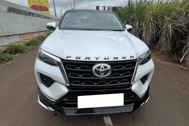 Toyota Fortuner Leader Edition 4x2 Diesel AT Second-hand 2025 Toyota Fortuner Leader Edition 4x2 Diesel AT for sale in Mumbai