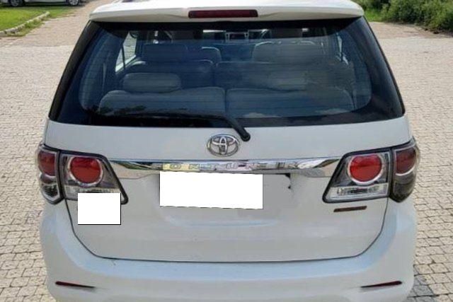 Second-hand 2013 Toyota Fortuner 4x2 AT for sale in Zirakpur
