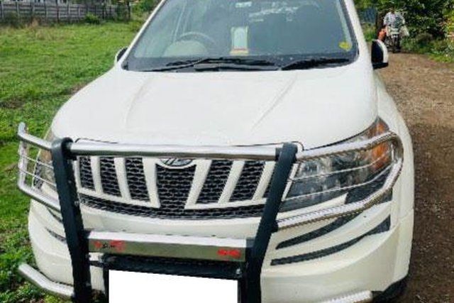 Mahindra XUV500 W8 FWD Second-hand 2012 Mahindra XUV500 W8 FWD for sale in Ahmednagar