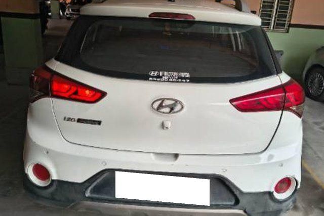 Hyundai i20 Active 1.2 एसएक्स Second-hand 2016 Hyundai i20 Active 1.2 एसएक्स for sale in Madhyamgram