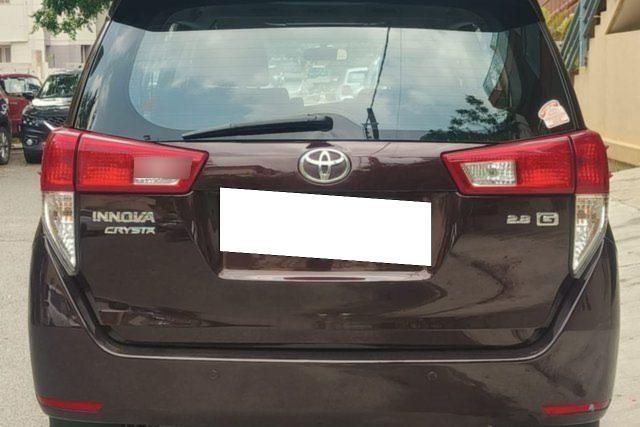 Second-hand 2016 Toyota Innova Crysta 2.8 GX AT BSIV for sale in Bangalore