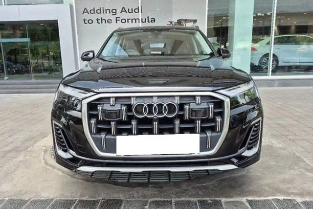Second-hand 2024 Audi Q7 Technology for sale in Ahmedabad