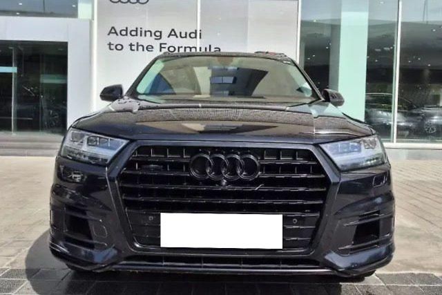 Second-hand 2017 Audi Q7 45 TFSI Technology for sale in Ahmedabad