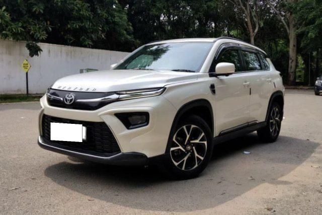 Second-hand 2025 Toyota Hyryder V HYBRID for sale in New Delhi