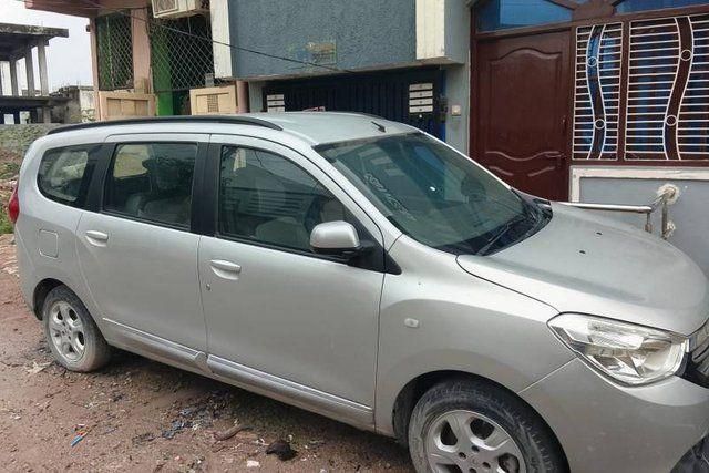 Renault Lodgy 110PS RxZ 7 Seater Second-hand 2015 Renault Lodgy 110PS RxZ 7 Seater for sale in Hyderabad