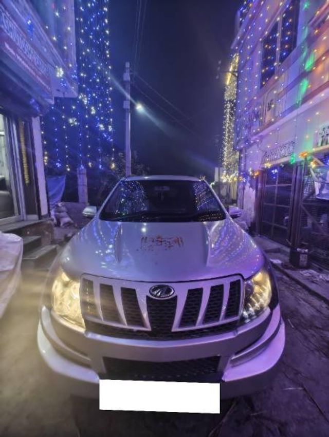 Second-hand 2013 Mahindra XUV500 W8 FWD for sale in Barabanki
