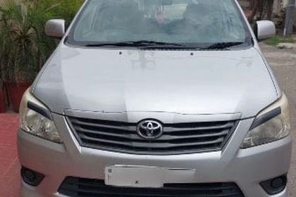 Used 2.5 G (Diesel) 7 Seater BS IV