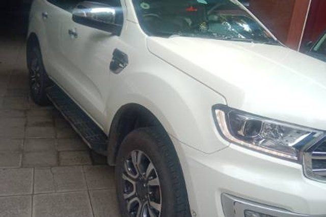 Second-hand 2020 Ford Endeavour Titanium Plus 4X2 AT for sale in Pune