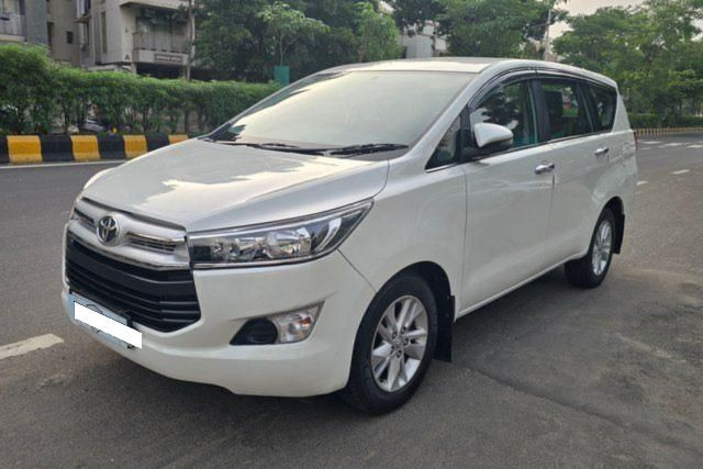 Toyota Innova Crysta 2.8 GX AT BSIV Second-hand 2017 Toyota Innova Crysta 2.8 GX AT BSIV for sale in Ahmedabad