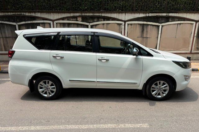 Second-hand 2016 Toyota Innova 2.5 G (Diesel) 7 Seater BS IV for sale in New Delhi