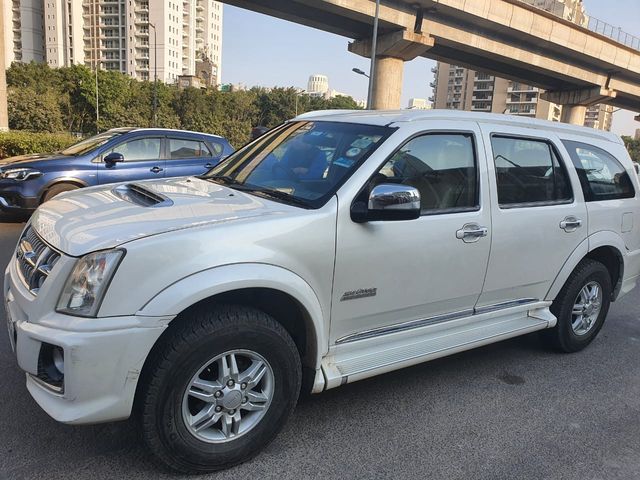 Second-hand 2014 Isuzu MU 7 4x2 for sale in Jaipur