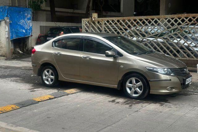Second-hand 2010 Honda City 1.5 V MT for sale in Mumbai