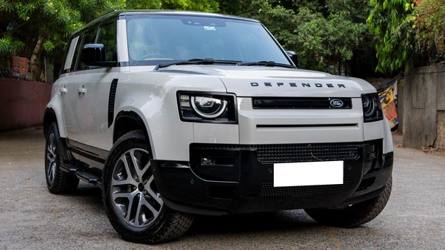 Second-hand 2026 Land Rover Defender 2.0 l Petrol 110 X-Dynamic HSE for sale in New Delhi