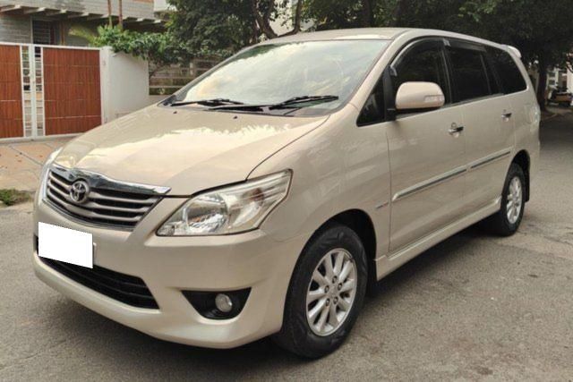Second-hand 2012 Toyota Innova 2.5 VX (Diesel) 8 Seater for sale in Bangalore
